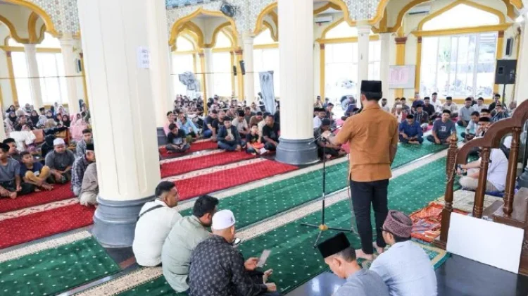 Gandeng BSI, Bupati Al-Farlaky Santuni 476 Anak Yatim di Ranto Peureulak