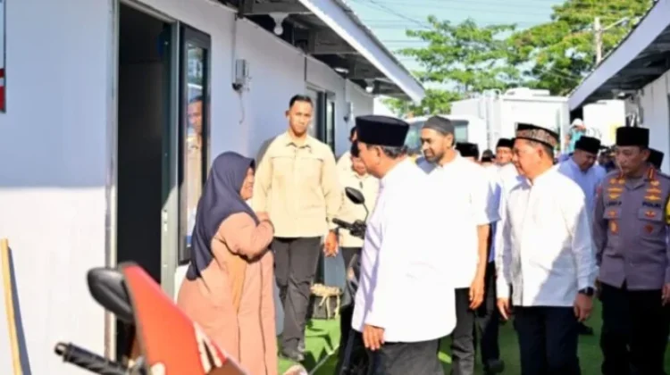 Asa Nurita di Huntara Aceh Tamiang kepada Presiden