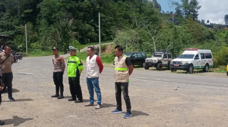 Personel Operasi Ketupat Seulawah Amankan Jalur Wisata Gunung Salak