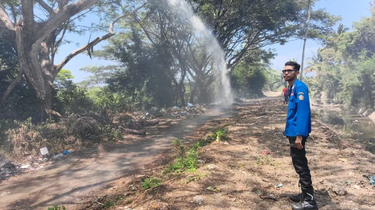 Kebakaran Tumpukan Sampah di Blang Pulo Lhokseumawe