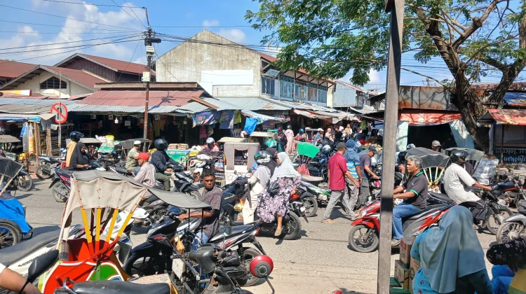 Aktifitas Pasar Tradisional di Lhokseumawe Mulai Normal