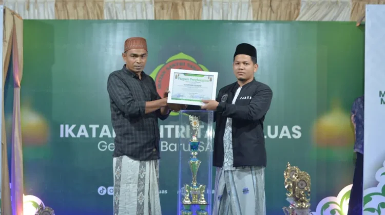 Gampong Cibrek  Kembali Raih Juara Umum Musabaqah Milad ke-18