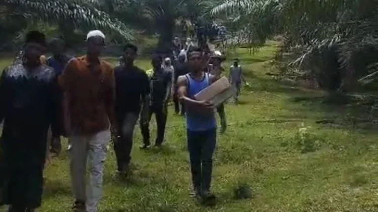Ratusan Warga Ziarah ke Makam Tgk Meudang Ara Aceh Utara