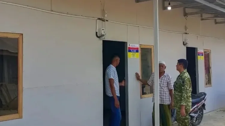 Sambangi Huntara Tanjung Jawa, Pastikan Warga Langkahan Aman dan Nyaman