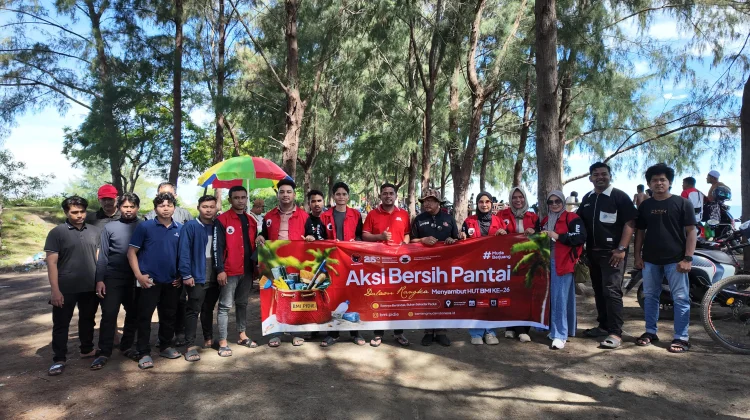 Banteng Muda Indonesia, DPC BMI Pidie Gelar Aksi Bersih Pantai di Kota Sigli