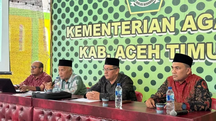 Pengawas dan Operator Madrasah Ikut Sosialisasi Akreditasi di Kemenag Aceh Timur
