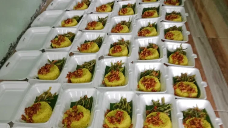 UMKM Rumahan Sediakan Nasi Kuning Setiap Jumat