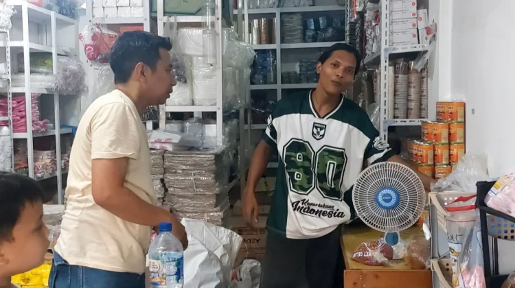 Pedagang Plastik Keluhkan Lonjakan Harga akibat Konflik Global