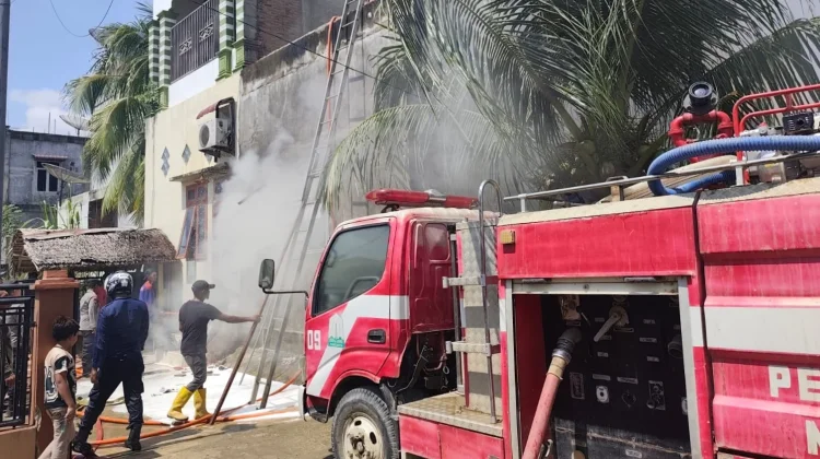 Toko Kain di Tanah Jambo Aye Terbakar Kerugian Tiga Miliar