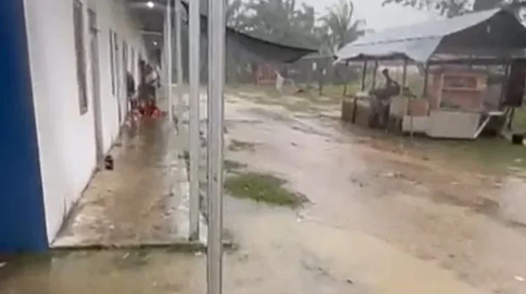 Huntara di Gampong Alue Krak Kaye Kecamatan Langkahan Terendam Air