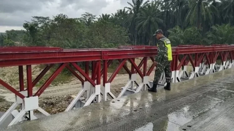 Babinsa Kodim 0103/Aut Intensifkan Patroli Infrastruktur Pasca Banjir