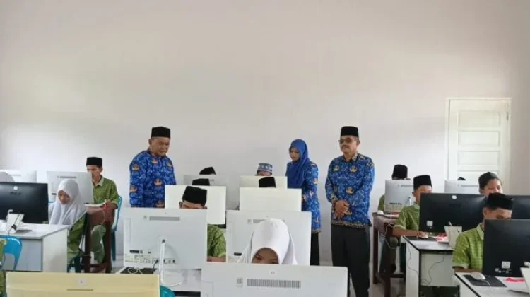 Kakankemenag Aceh Timur Monitoring Pelaksanaan TKA MTsN 2026