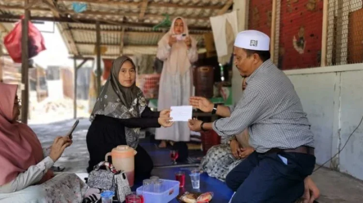 Guru Terdampak Kebakaran Terima Bantuan dari KKG Aceh Timur