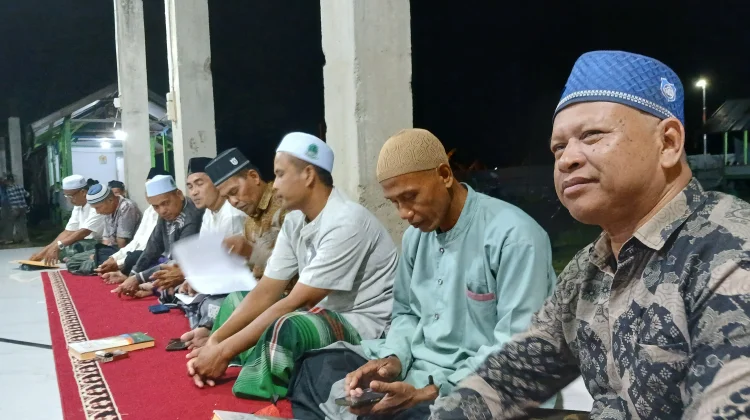 Antusias Warga Ikuti Pengajian Rakyat di Dayah Bustanu Madina Tiddin