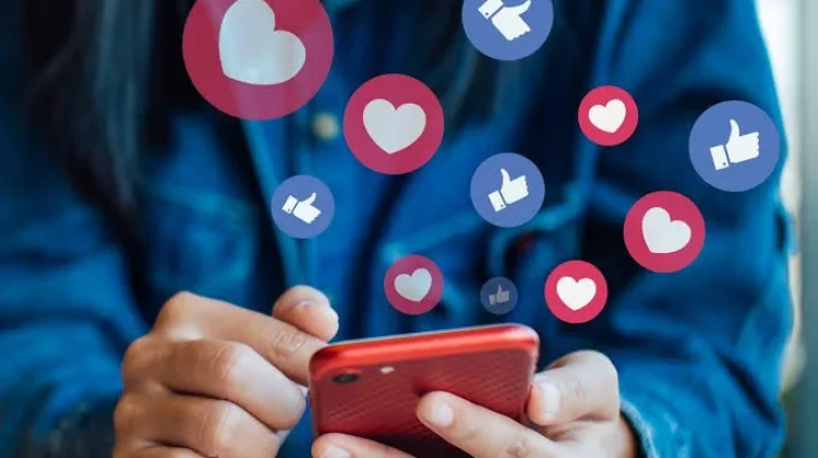 Bijak Bermedia Sosial Bukan Sekadar Ikut Tren