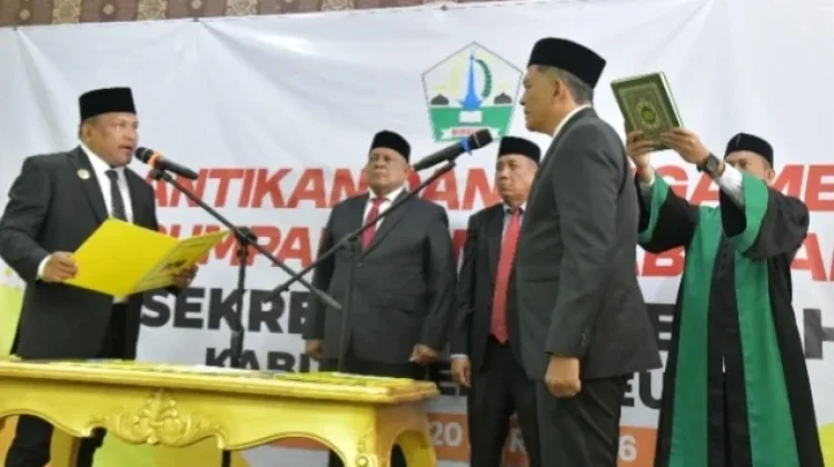 Ismunandar Jadi Sekda, Bupati Minta Birokrasi Lebih Efektif dan Profesional