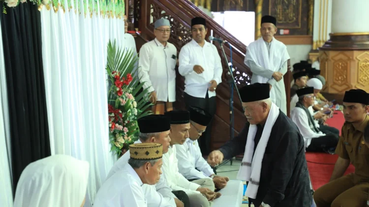 MPU Peusijuek Ratusan Calon Jemaah Haji Aceh Utara