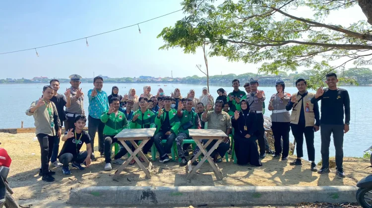 Ojol Lhokseumawe Dapat Edukasi Keselamatan Berkendara dan Cek Kesehatan