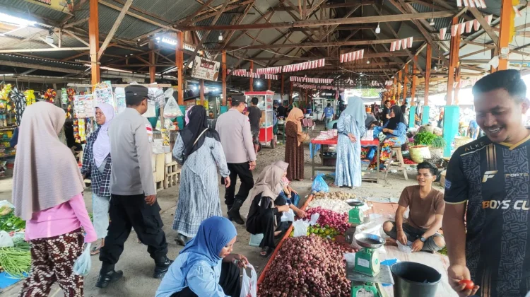Patroli Dialogis Cegah Guantibmas, Polisi Sambangi Pasar