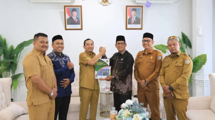 Walikota Lhokseumawe Bersama Kepala Kantor Kemenhaj, Bahas Keberangkan Haji