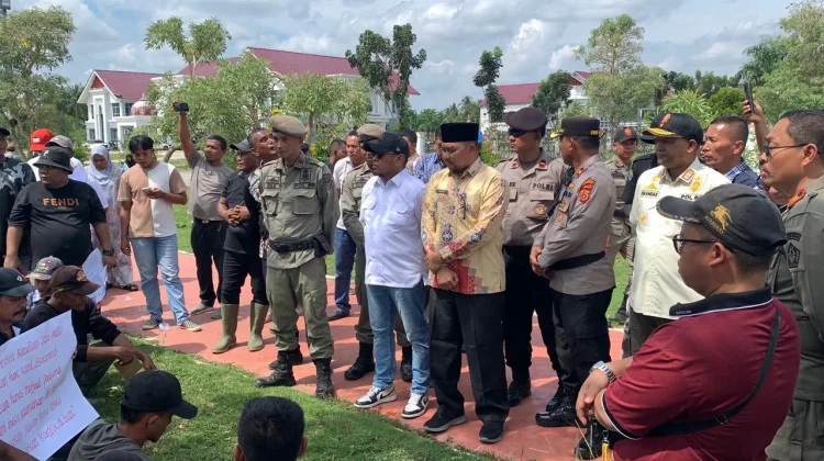 Karyawan PTPN IV Gelar Aksi Damai, Polres Aceh Utara kerahkan Ratusan Personel