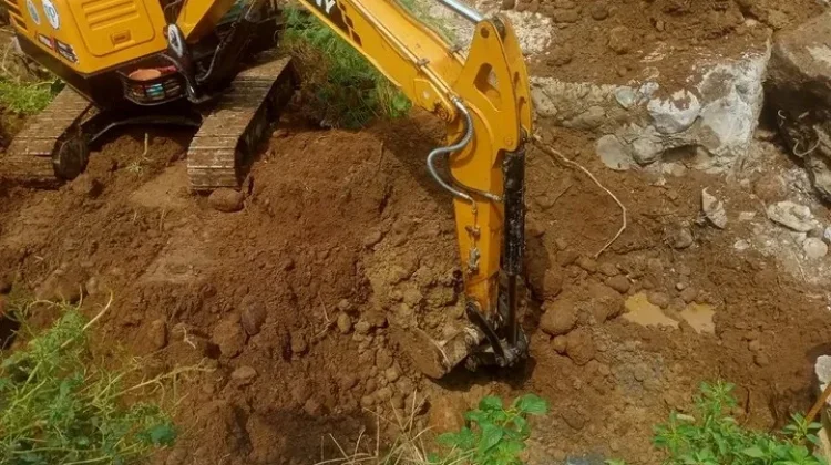 Pembangunan Pondasi Jembatan Perintis Desa Saweuk Kuta Makmur Mulai Dikerjakan