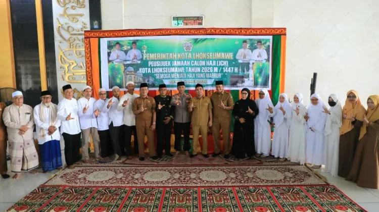 Wali Kota dan Wakil Wali Kota Lhokseumawe Hadiri Peusijuek Jamaah Calon Haji