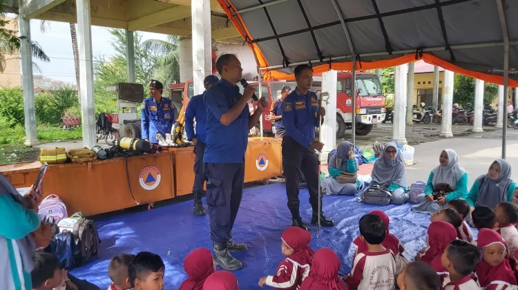 Damkar Lhokseumawe Edukasi Anak TK Tentang Kebakaran