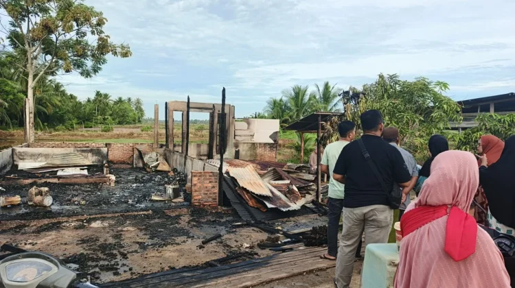 Warkop Sekaligus Rumah di Seunuddon Ludes Terbakar, Kerugian Capai Rp130 Juta