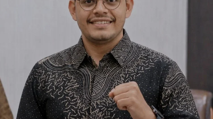 Mualem di Persimpangan "JKA Didesil, Kepercayaan Rakyat Terbelah"