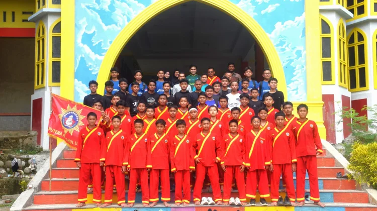 63 Pesilat Misbahul Ulum Tuntaskan Long March 12 Kilometer