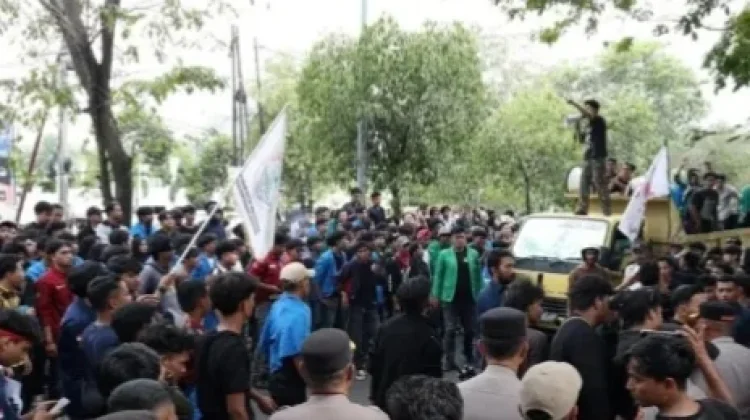 Pembatasan Pembiayaan JKA Dibatalkan, Netizen Aceh: Terima Kasih Mahasiswa