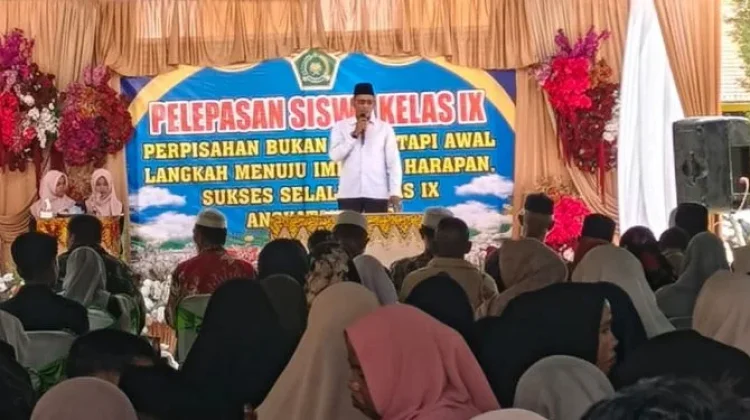 Siswa Kelas IX MTsS Dama Puteh Gelar Perpisahan