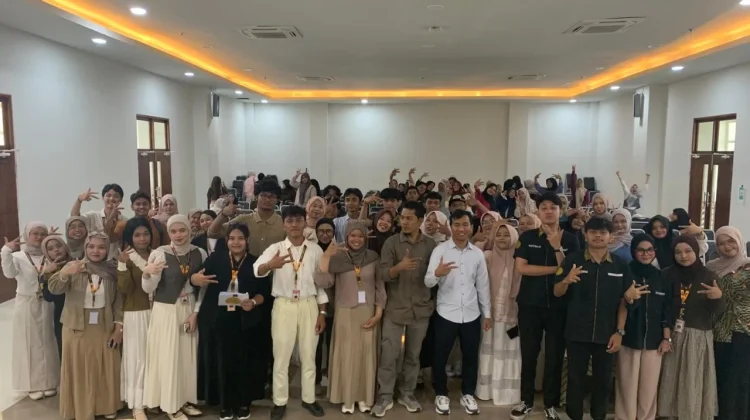 Seminar Jurnalistik Himako Unimal Bahas Transformasi Media Digital