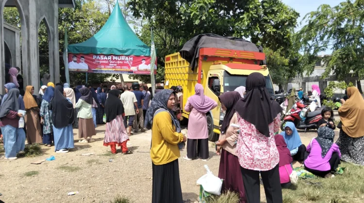 Antusias Warga Warnai Operasi Pasar Murah di Pusong Lama