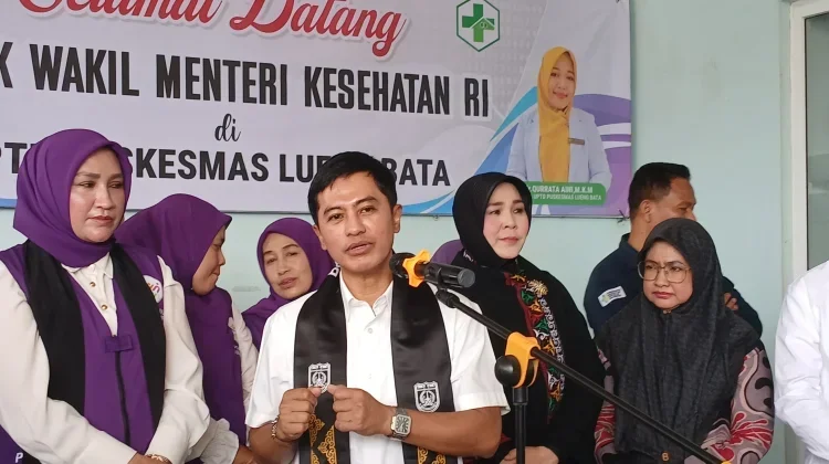 Kunjungan Kerja ke Aceh, Wamenkes Soroti Rendahnya Cakupan Imunisasi