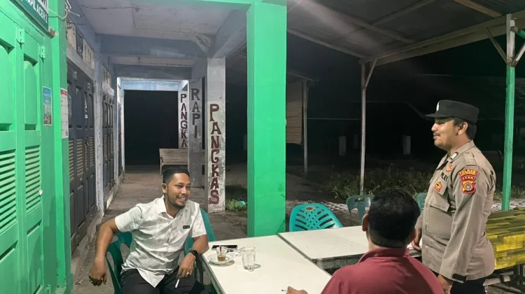 Patroli Dialogis Malam Hari, Polsek Sawang Cegah Guantibmas di Lokasi Keramaian