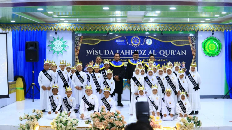 Wisuda Tahfidz Angkatan IV Berlangsung Khidmat dan Haru