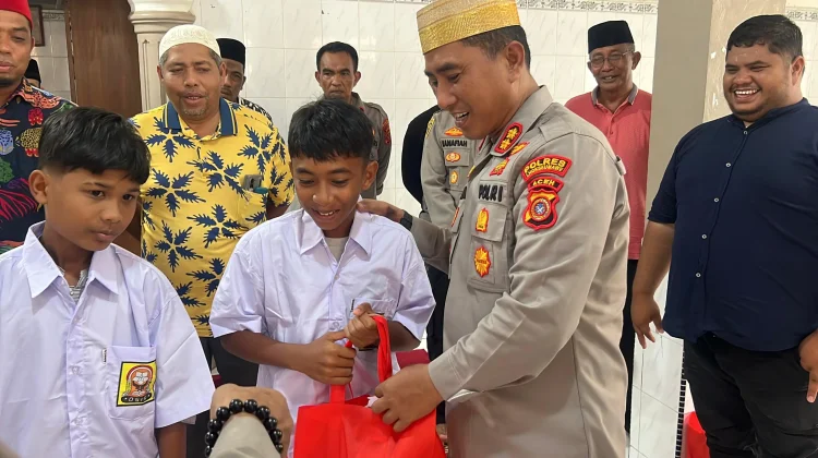 Sambut Idul Adha, Kapolres Lhokseumawe Santuni Anak Yatim Pusong Lama