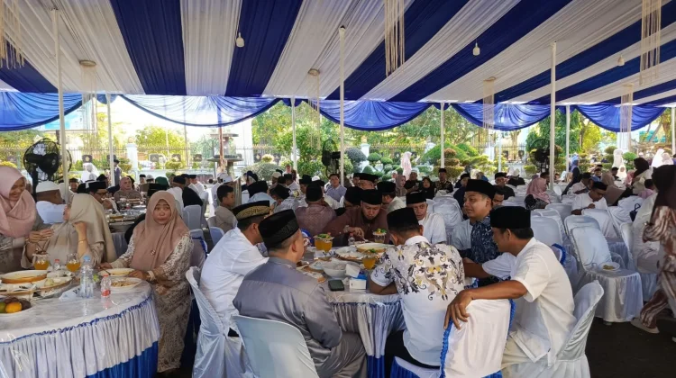 Walikota Langsa Gelar Open House Penuh Kebersamaan