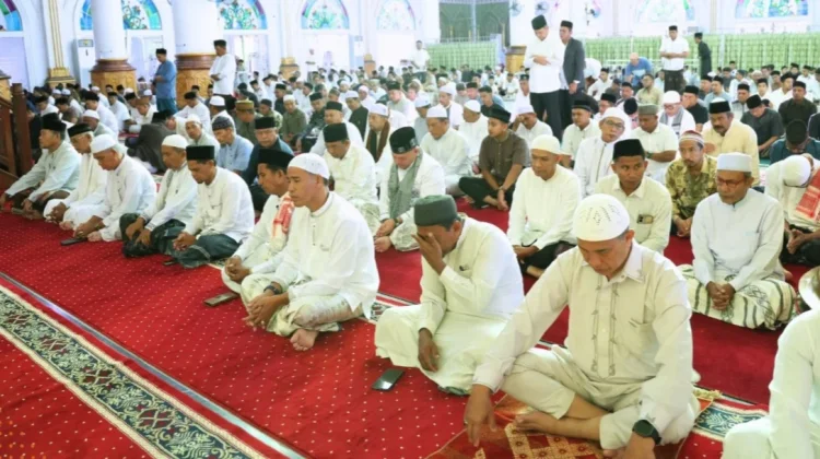 Bupati dan Wakil Bupati Aceh Utara Shalat Idul adha di Masjid Agung Baiturrahim