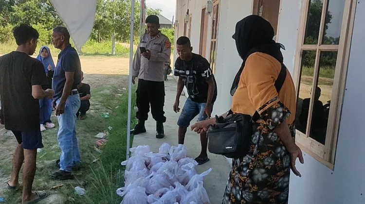 Kapolres Salurkan Daging Kurban untuk Penghuni Huntara Blang Naleung Mameh