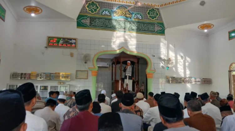Kesabaran Pasca Banjir sebagai Motivasi Khotbah Idul Adha di Mesjid Baburahman