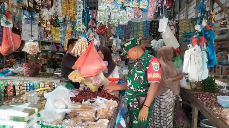 Koramil Baktiya Cek Harga Sembako Pasca-lebaran Idul Adha 1447 H