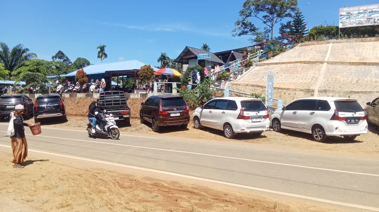 Warga Serbu Objek Wisata Pegunungan di Aceh Utara