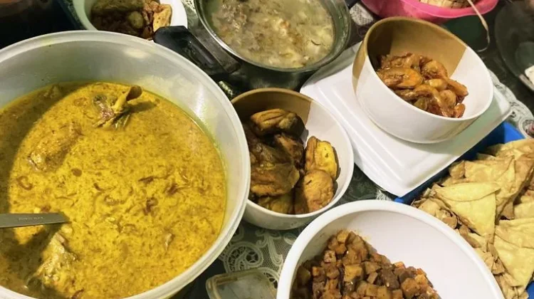 Duel Karbo Lebaran: Ketupat vs Nasi, Siapa yang Paling Bikin Gula Darah Meroket?