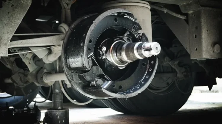 Penggunaan Engine Brake pada Mobil Matik Dinilai Penting untuk Keselamatan