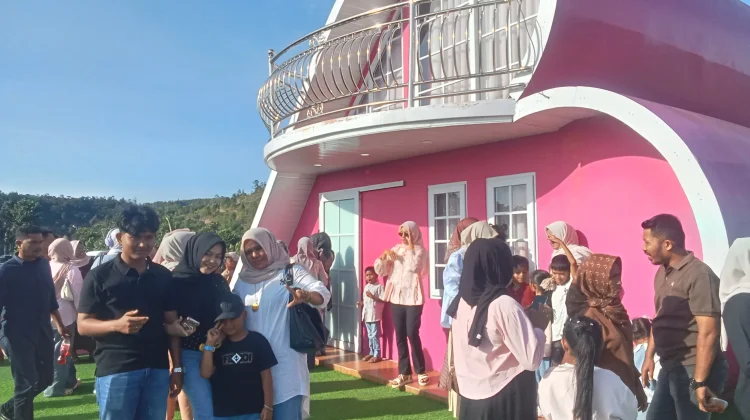Pesona Villa Pink Love Wisata Alam Seulawah RG di Aceh Besar