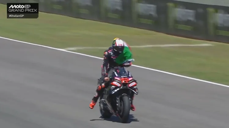 Bezzecchi Juara MotoGP Mugello 2026, Marquez Terlempar ke Posisi Tujuh