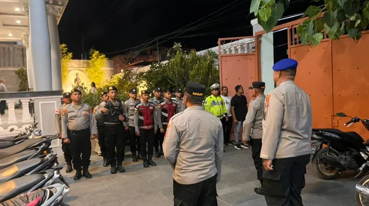 Polisi Amankan Prosesi Lilin Waisak 2570 BE di Vihara Buddha Tirta